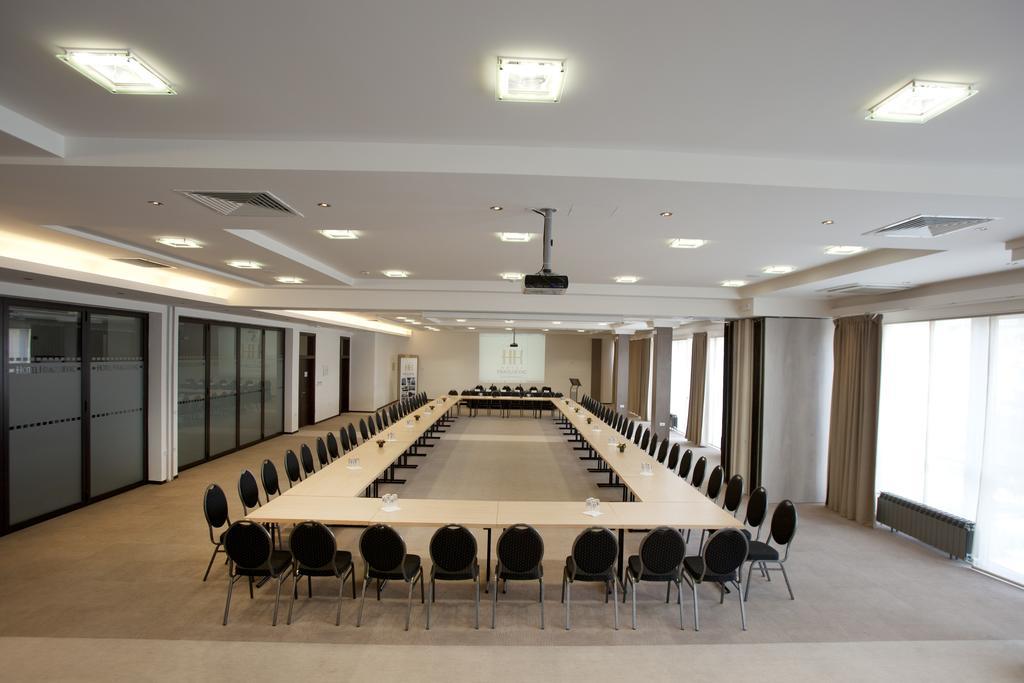 Hotel Kragujevac Bagian luar foto