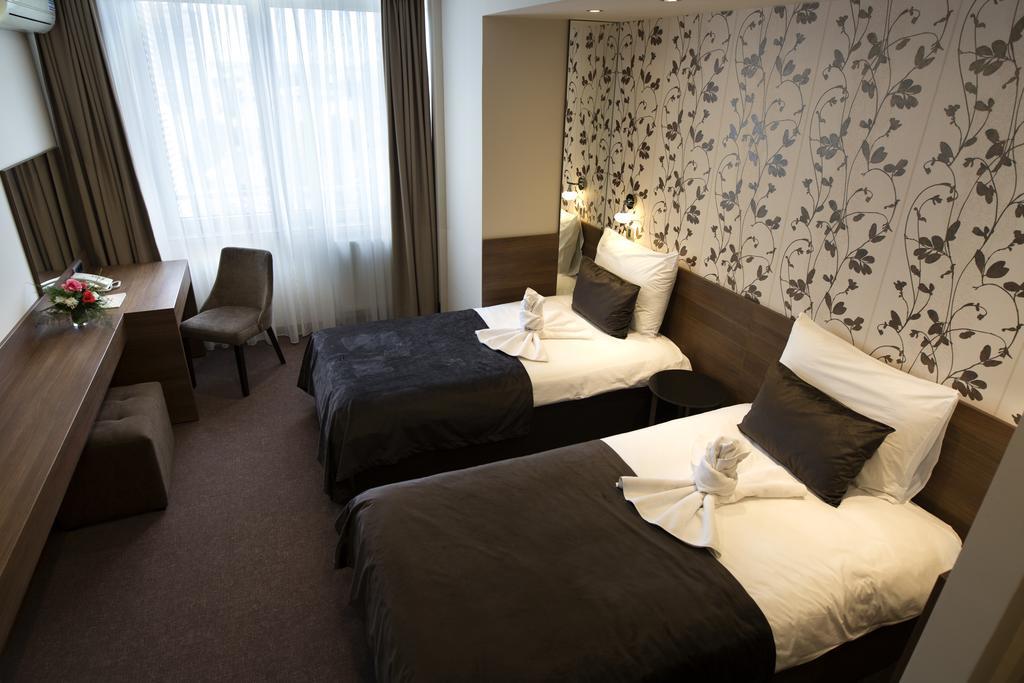 Hotel Kragujevac Bagian luar foto