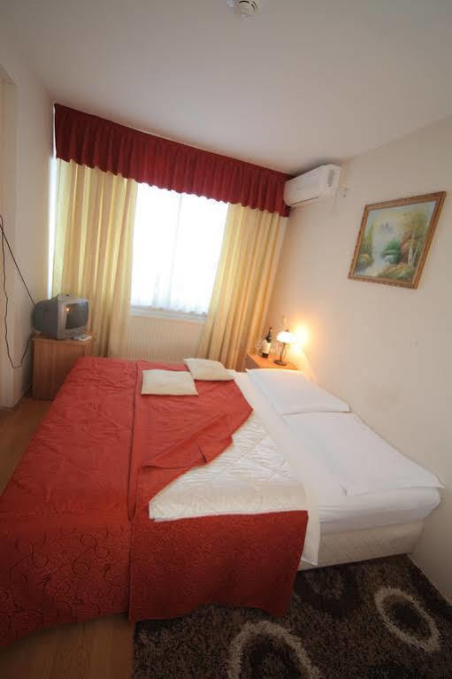 Hotel Kragujevac Bagian luar foto